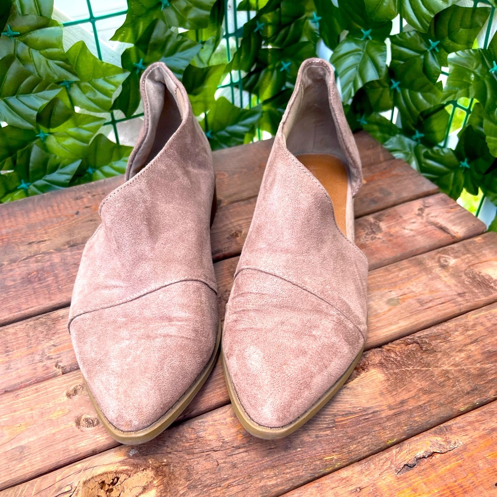 Beige shoes size 8